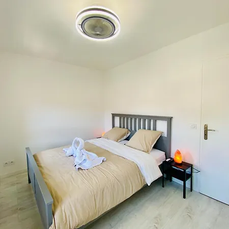 Situation Exceptionnelle Proche Plage, Menage Et Draps Compris アルカション