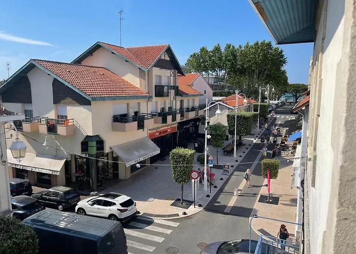 Situation Exceptionnelle Proche Plage, Menage Et Draps Compris Lägenhet