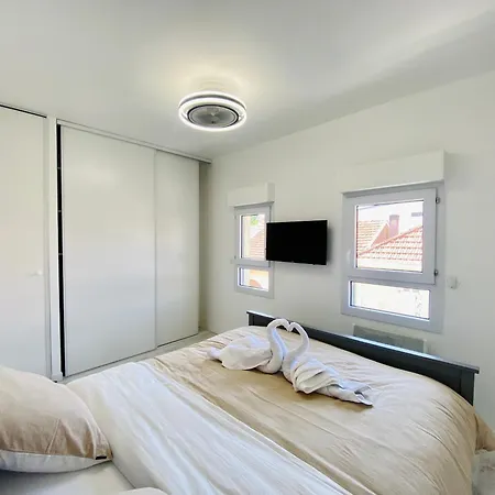 Situation Exceptionnelle Proche Plage, Menage Et Draps Compris Apartment