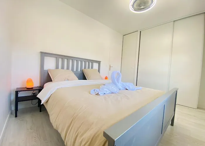 Situation Exceptionnelle Proche Plage, Menage Et Draps Compris