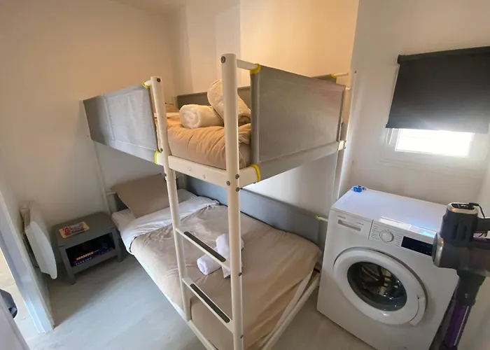 Situation Exceptionnelle Proche Plage, Menage Et Draps Compris アルカション